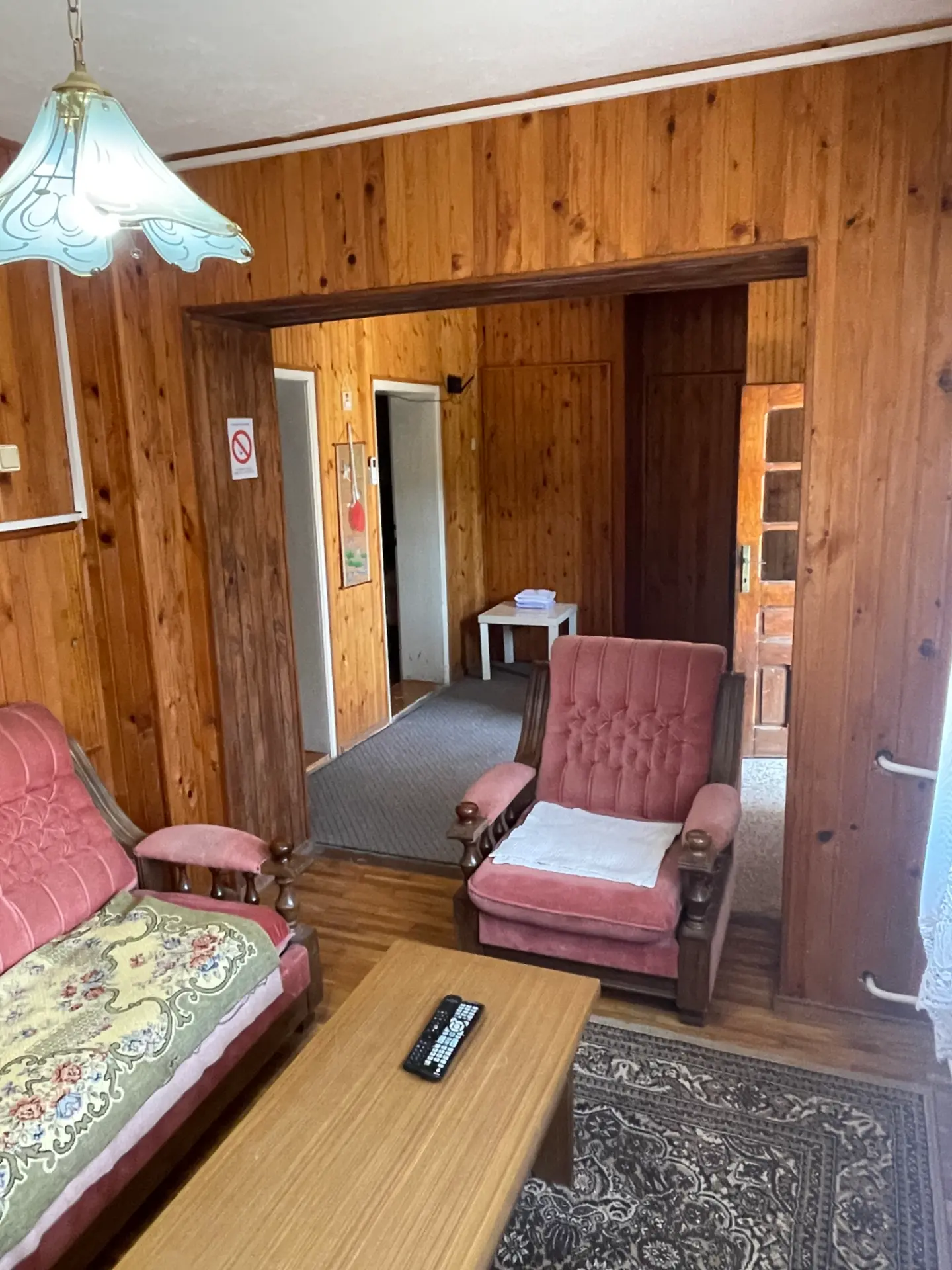 Dnevni boravak i ulaz u apartman